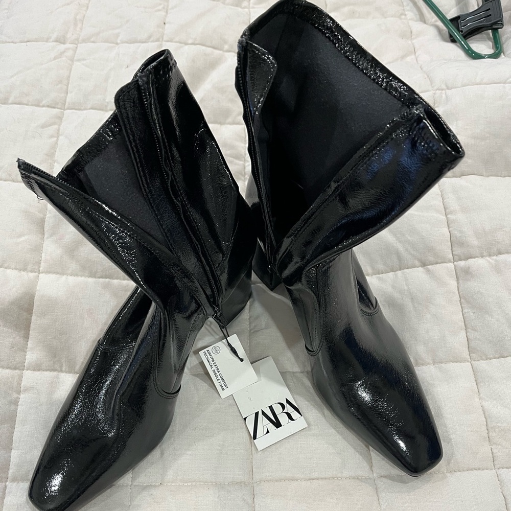 Women’s Zara boots brand new size 40